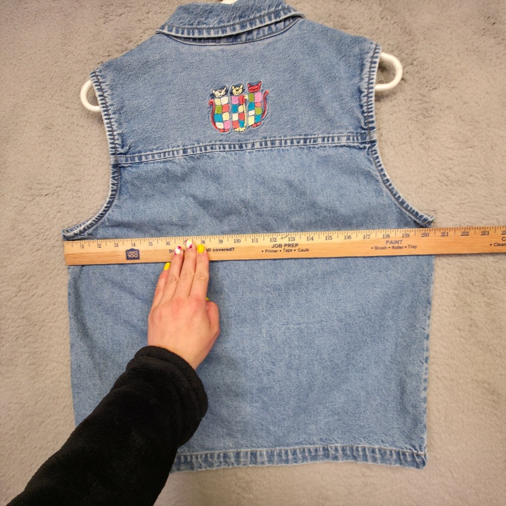 Christopher Banks Top Womens M Blue Denim Cat Lady Medium Wash Embroidered - Picture 10 of 14